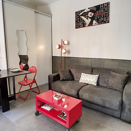 Nestor&jeeves - Red Touch - - Close Sea Διαμέρισμα