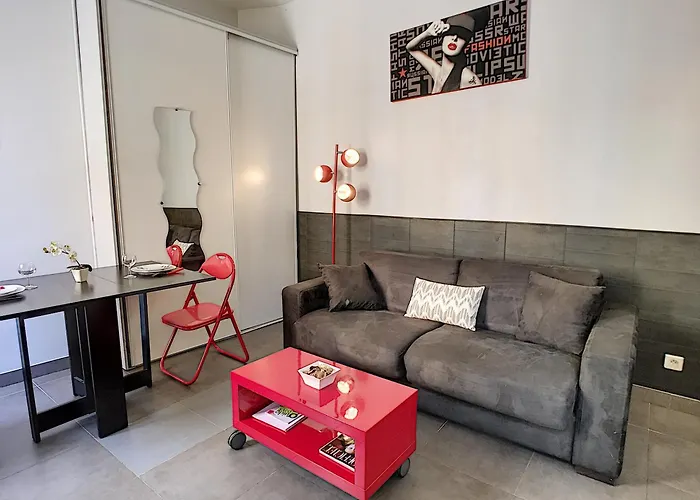 Nestor&jeeves - Red Touch - - Close Sea Appartement
